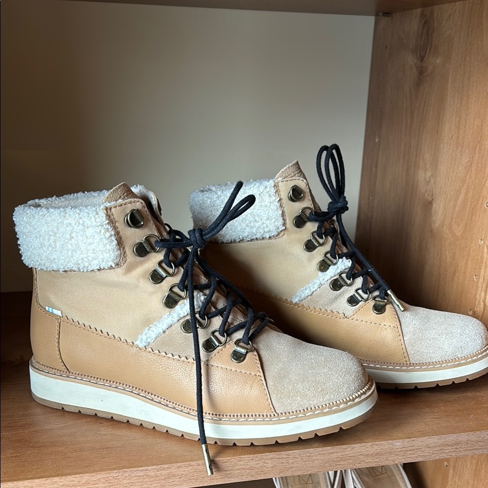 Tom’s Tan and Cream Lace-Up Boots
